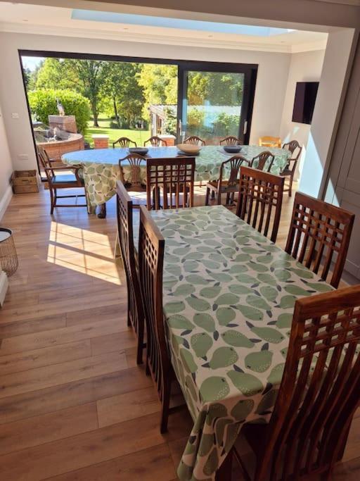 Large 4 Bedroom House On The River Wensum Sleeps 13 Норвіч Екстер'єр фото