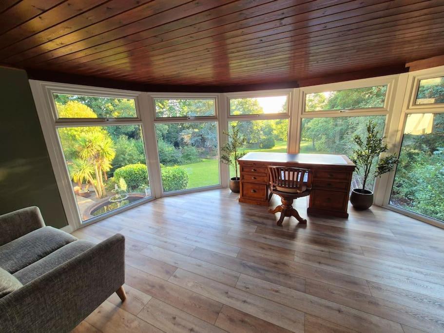 Large 4 Bedroom House On The River Wensum Sleeps 13 Норвіч Екстер'єр фото