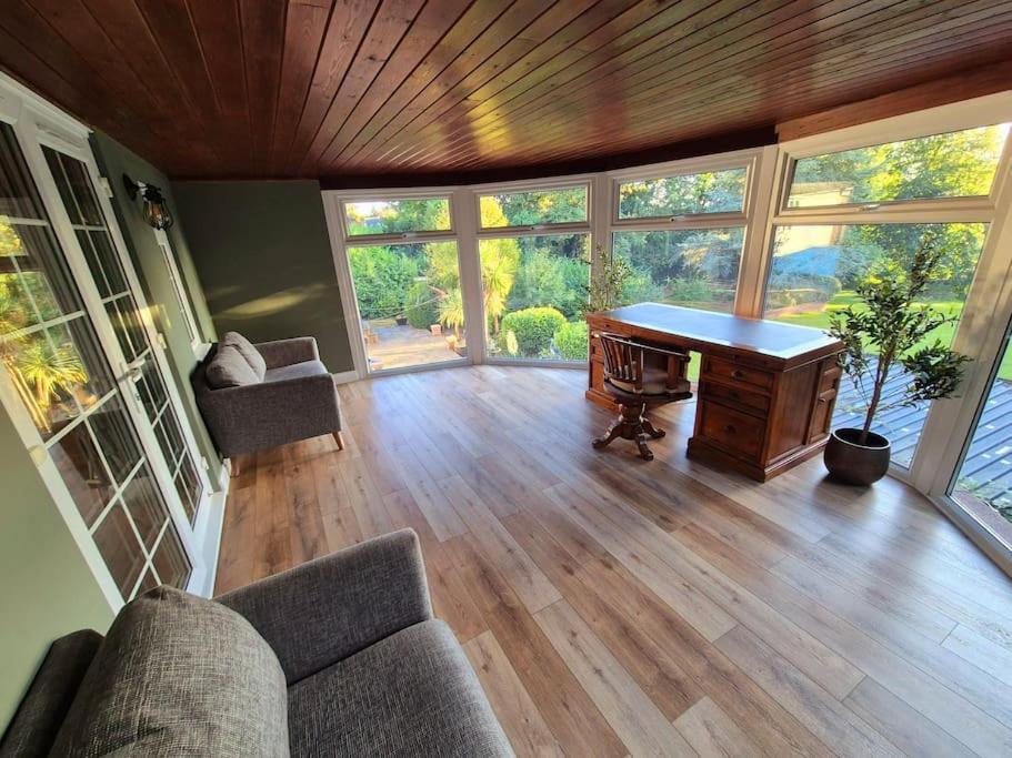 Large 4 Bedroom House On The River Wensum Sleeps 13 Норвіч Екстер'єр фото
